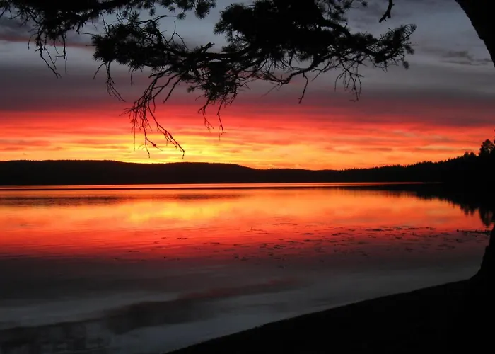 2 Bedroom Beautiful In Casa de Férias Urskog